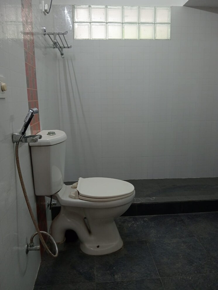 Bathroom, lajpat nagar 4 2 Bedroom 900 Sq.Ft. Builder Floor In Lajpat Nagar 4 Delhi 9200855