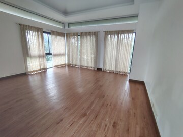 Room in 5 BHK Villa at Prestige Golfshire, Nandi Hills – for Rent