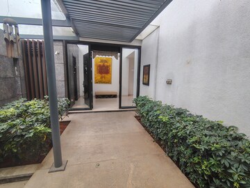 Parking in 5 BHK Villa at Prestige Golfshire, Nandi Hills – for Rent
