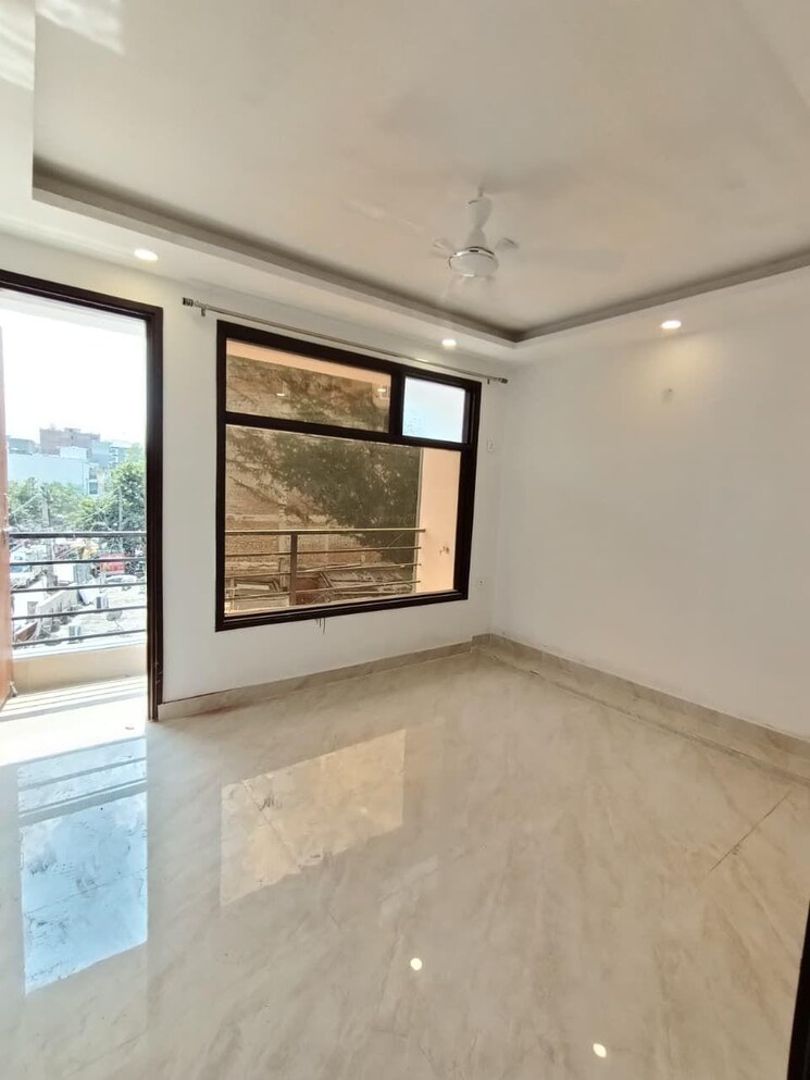 Room, freedom fighters enclave 1 Bedroom 750 Sq.Ft. Builder Floor In Freedom Fighters Enclave Delhi 9200896