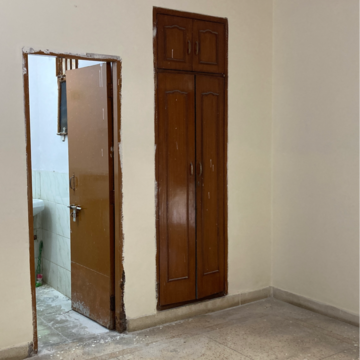 Room in 2 BHK Apartment at Alok Vihar, Sector 50 – for Rent