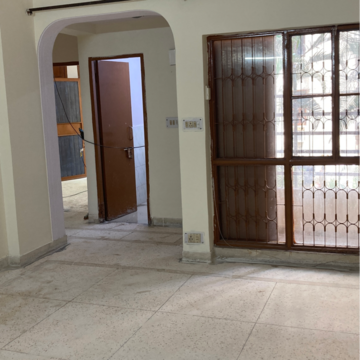 Room in 2 BHK Apartment at Alok Vihar, Sector 50 – for Rent
