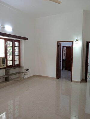 Room in 3 BHK Builder Floor at East Of Kailash – for Sale