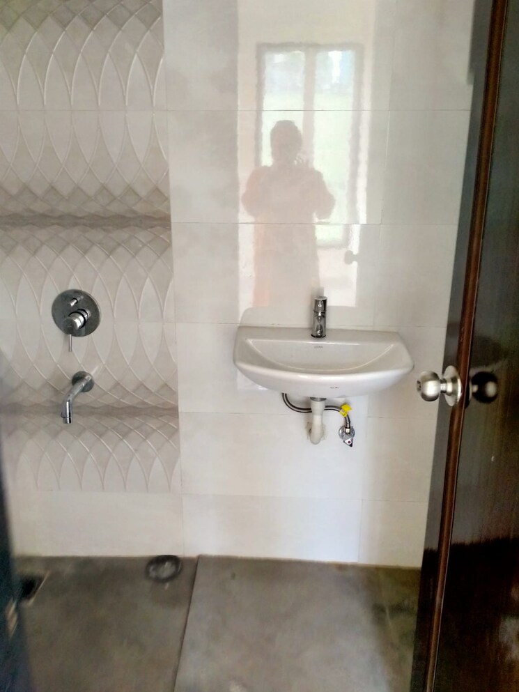 Bathroom, karmvir-avant-sky-villa 2 Bedroom 900 Sq.Ft. Apartment In Goregaon East Mumbai 9200930