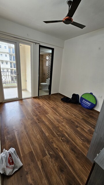 Room in 3 BHK Apartment at Signature Signum 36, Sohna Sector 36 – for Sale