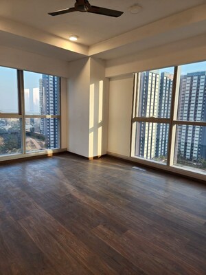 Room in 4 BHK Apartment at Bombay Realty Island City Centre II, Dadar East – for Rent