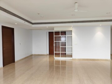 Room in 4 BHK Apartment at Bombay Realty Island City Centre II, Dadar East – for Rent