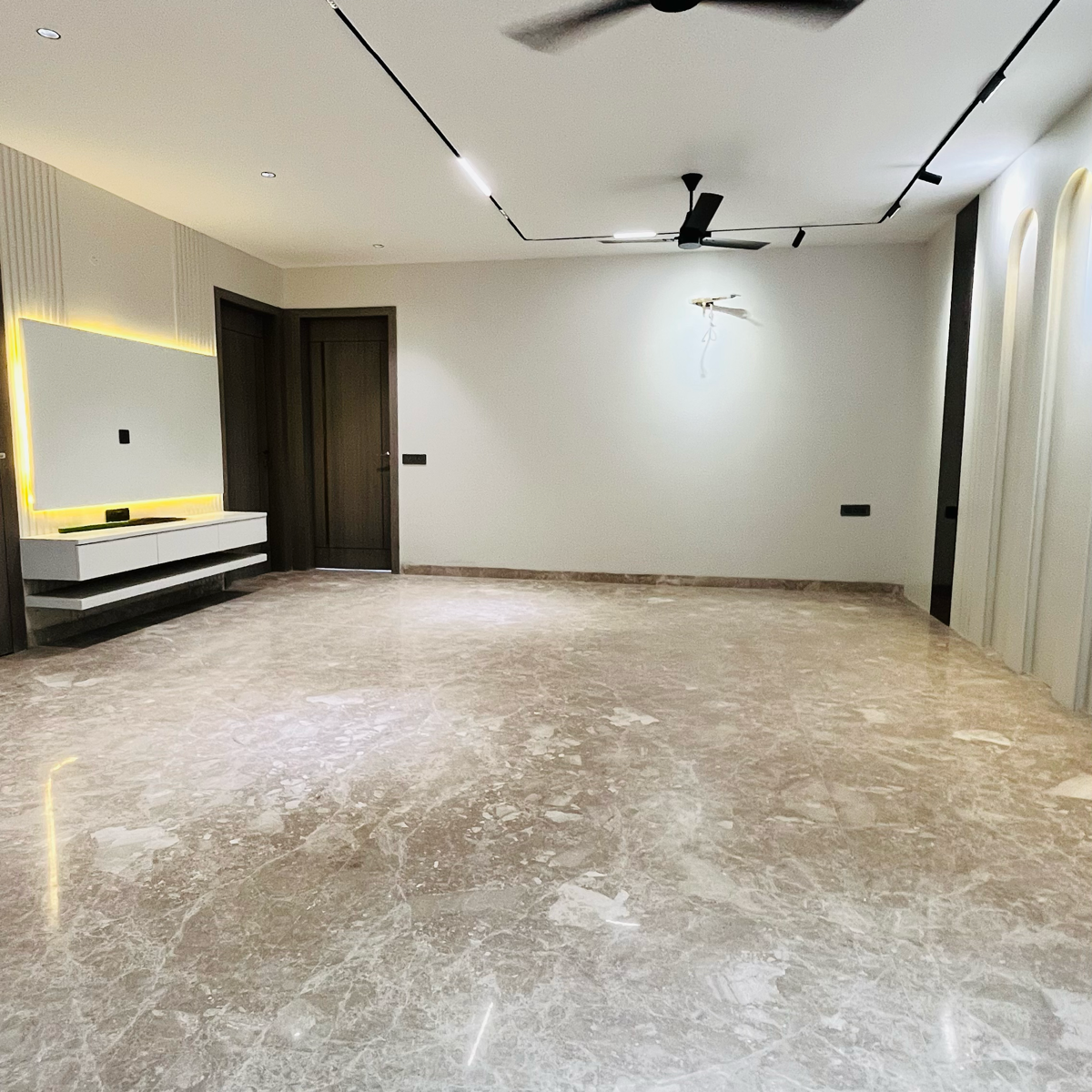 3 BHK + Pooja Room,Servant Room Builder Floor For Sale in Ardee Mall