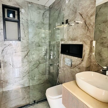Bathroom in 3 BHK Builder Floor at Ardee Mall, Sector 52a – for Sale