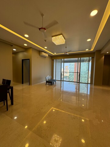 Staircase in 4 BHK Apartment at Kohinoor Square Altissimo, Dadar West – for Rent