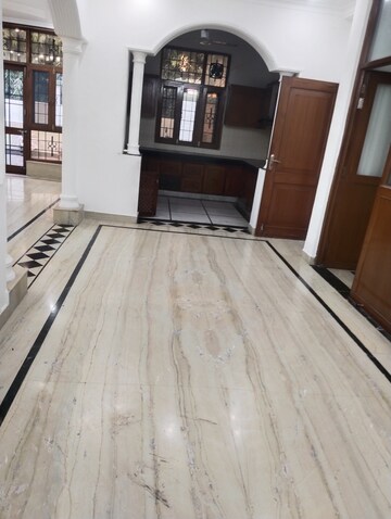 Balcony in 3 BHK Independent House at RWA Apartments Sector 52, Sector 52 – for Rent
