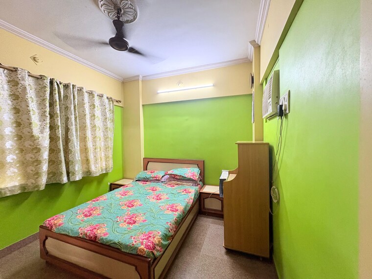 Bedroom, bindra-complex 1 Bedroom 450 Sq.Ft. Apartment In Andheri East Mumbai 9201088