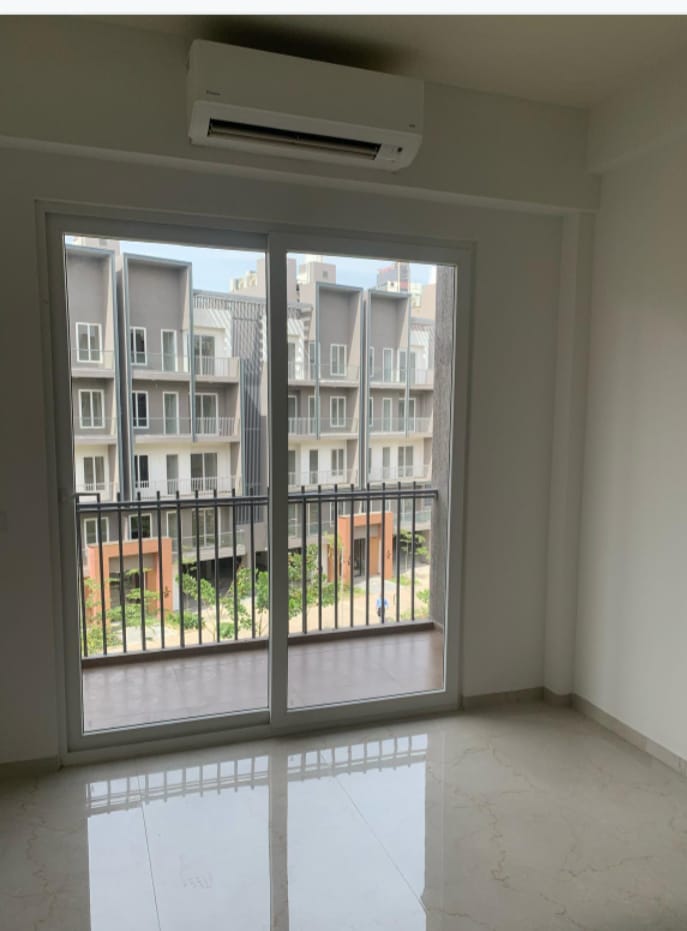 3 BHK + Extra Room Apartment For Rent in Smart World Orchard