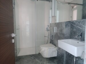 Bathroom in 4 BHK Apartment at Raheja Imperia, Worli – for Rent