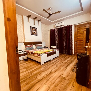 Bedroom in 4 BHK Builder Floor at BP Homes, Neharpar Phase 2 – for Sale