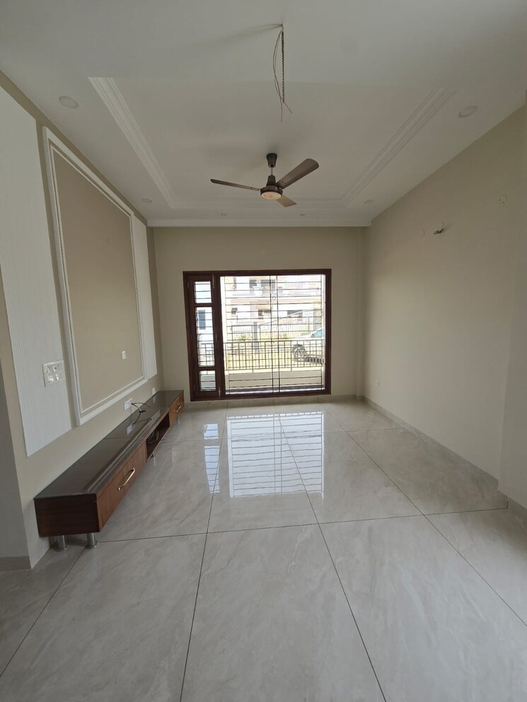 Room, sector 115 4 Bedroom 127 Sq.Yd. Villa In Sector 115 Mohali 9201203