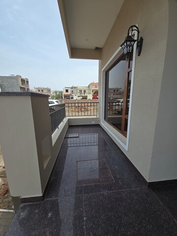 Balcony in 4 BHK Villa at Sector 115 – for Sale