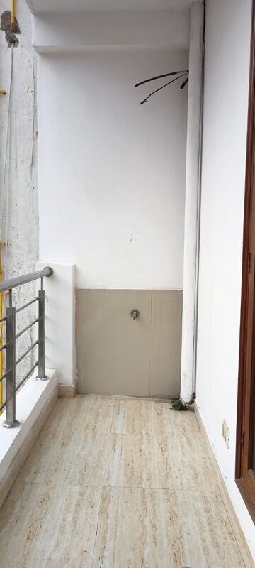 Room in 2 BHK Builder Floor at Chattarpur – for Rent