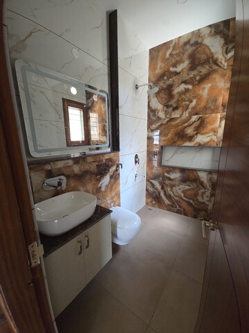 Furnished Amenities in 4 BHK Villa at Sector 115 – for Sale