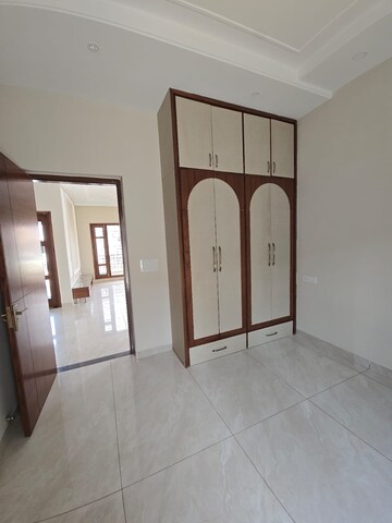 Room in 4 BHK Villa at Sector 115 – for Sale