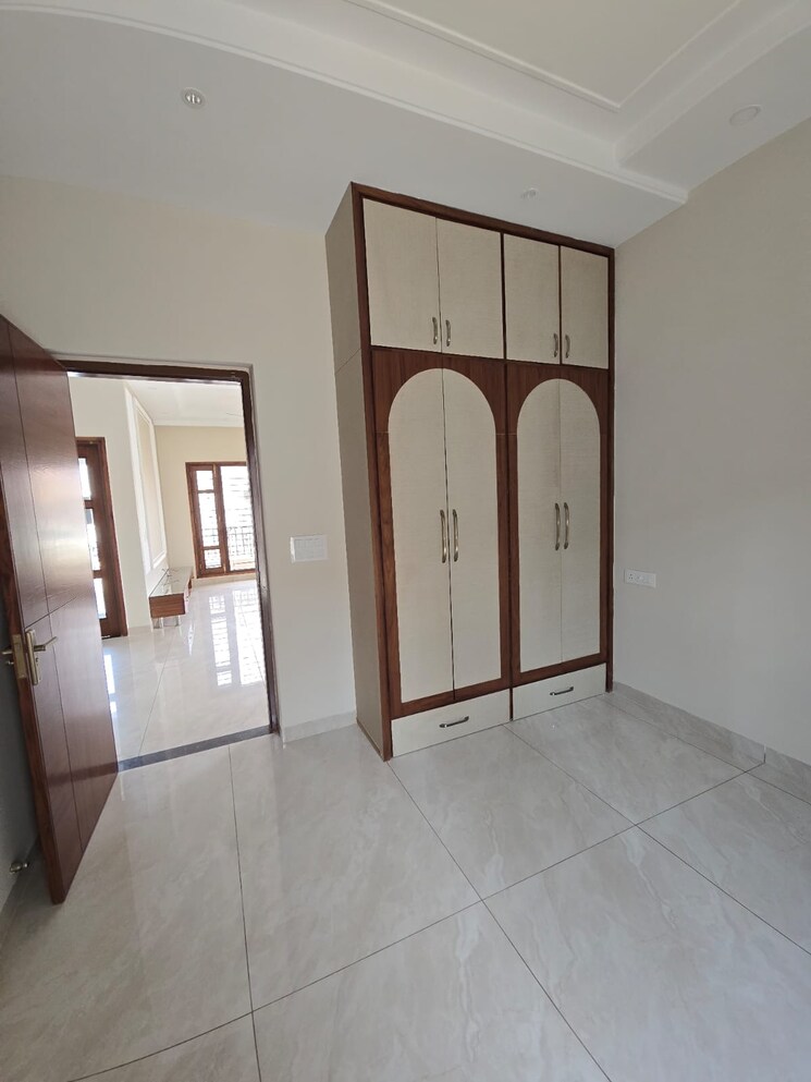 Room, sector 115 4 Bedroom 127 Sq.Yd. Villa In Sector 115 Mohali 9201203
