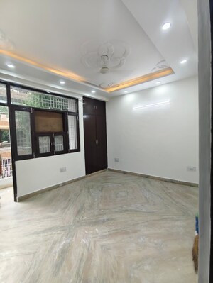 Room in 4 BHK Builder Floor at Vasant Kunj – for Rent