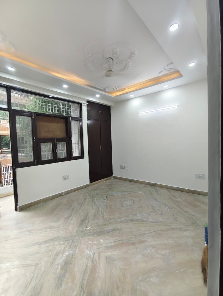 Room, vasant kunj 4 Bedroom 2000 Sq.Ft. Builder Floor In Vasant Kunj Delhi 9201338
