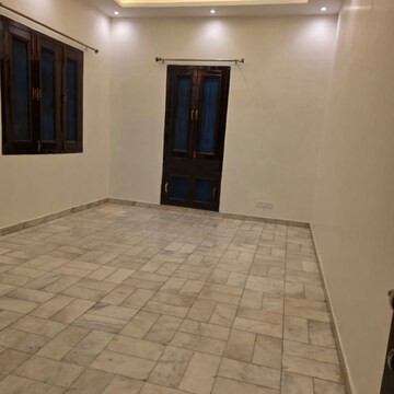 Room in 3 BHK Apartment at Jal Vayu Vihar Noida, Sector 21 – for Rent
