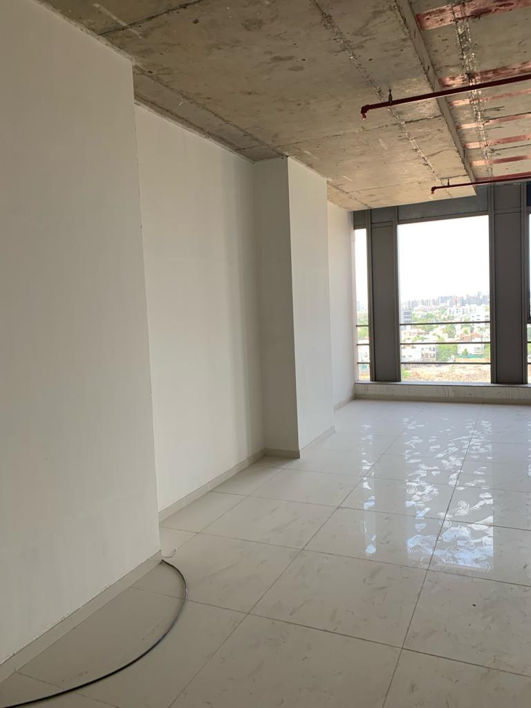 Office Space For Rent in Venus Stratum 