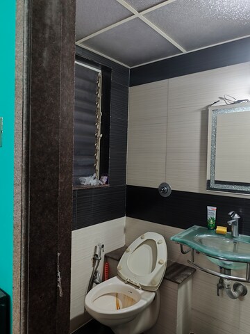 Team Area in 2 BHK Apartment at Sonata Apartments, Malad West – for Sale