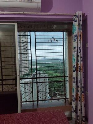 Room in 2 BHK Apartment at Sonata Apartments, Malad West – for Sale