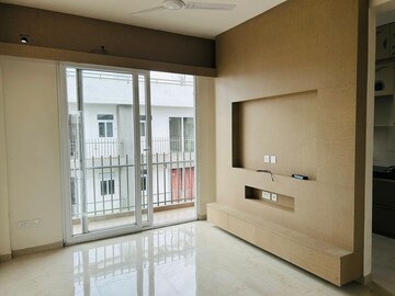 Room in 2.5 BHK Builder Floor at Smart World Gems, Sector 89 – for Rent