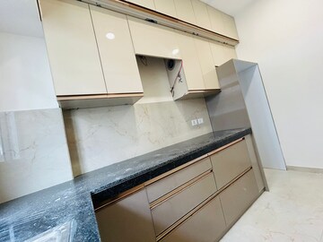 Kitchen in 2.5 BHK Builder Floor at Smart World Gems, Sector 89 – for Rent