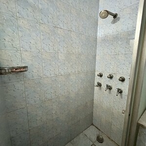 Bathroom in 6+ BHK Independent House at Ansal Plaza Sector-23, Carterpuri Village – for Sale
