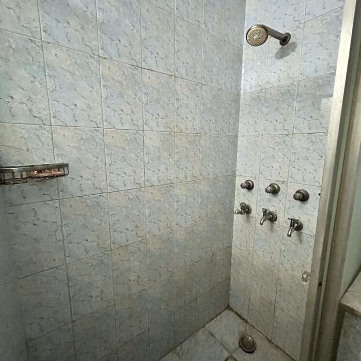 Bathroom, ansal-plaza-sector-23 6+ Bedroom 2367 Sq.Ft. Independent House In Carterpuri Village Gurgaon 9201428