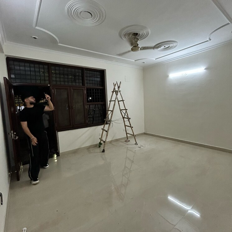  Parking, ansal-plaza-sector-23 6+ Bedroom 2367 Sq.Ft. Independent House In Carterpuri Village Gurgaon 9201428