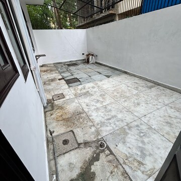 Balcony in 6+ BHK Independent House at Ansal Plaza Sector-23, Carterpuri Village – for Sale