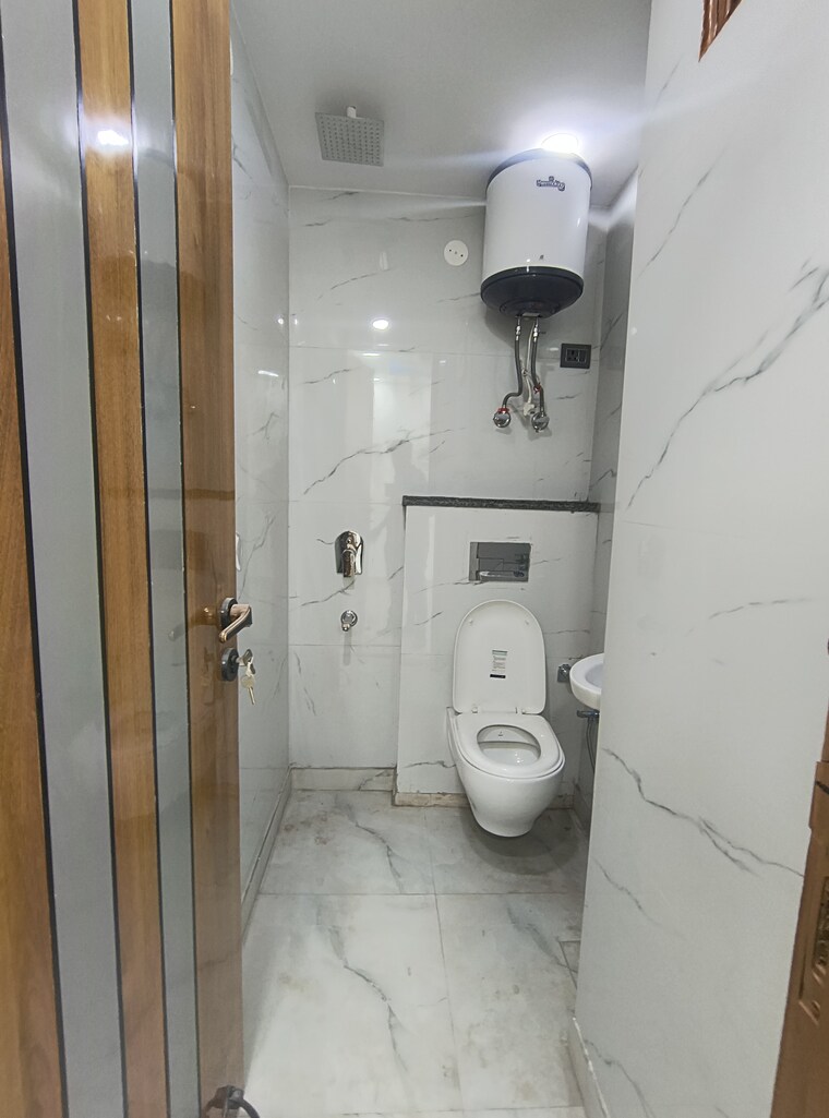 Bathroom, govindpuri 2 Bedroom 700 Sq.Ft. Builder Floor In Govindpuri Delhi 9201556