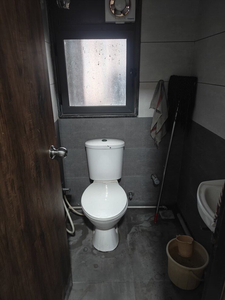 Bathroom, science city Commercial Office Space 1129 Sq.Ft. In Science City Ahmedabad 9201547