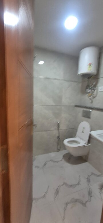 Bathroom in 3 BHK Apartment at Palm Residency Chhatarpur, Chattarpur – for Rent