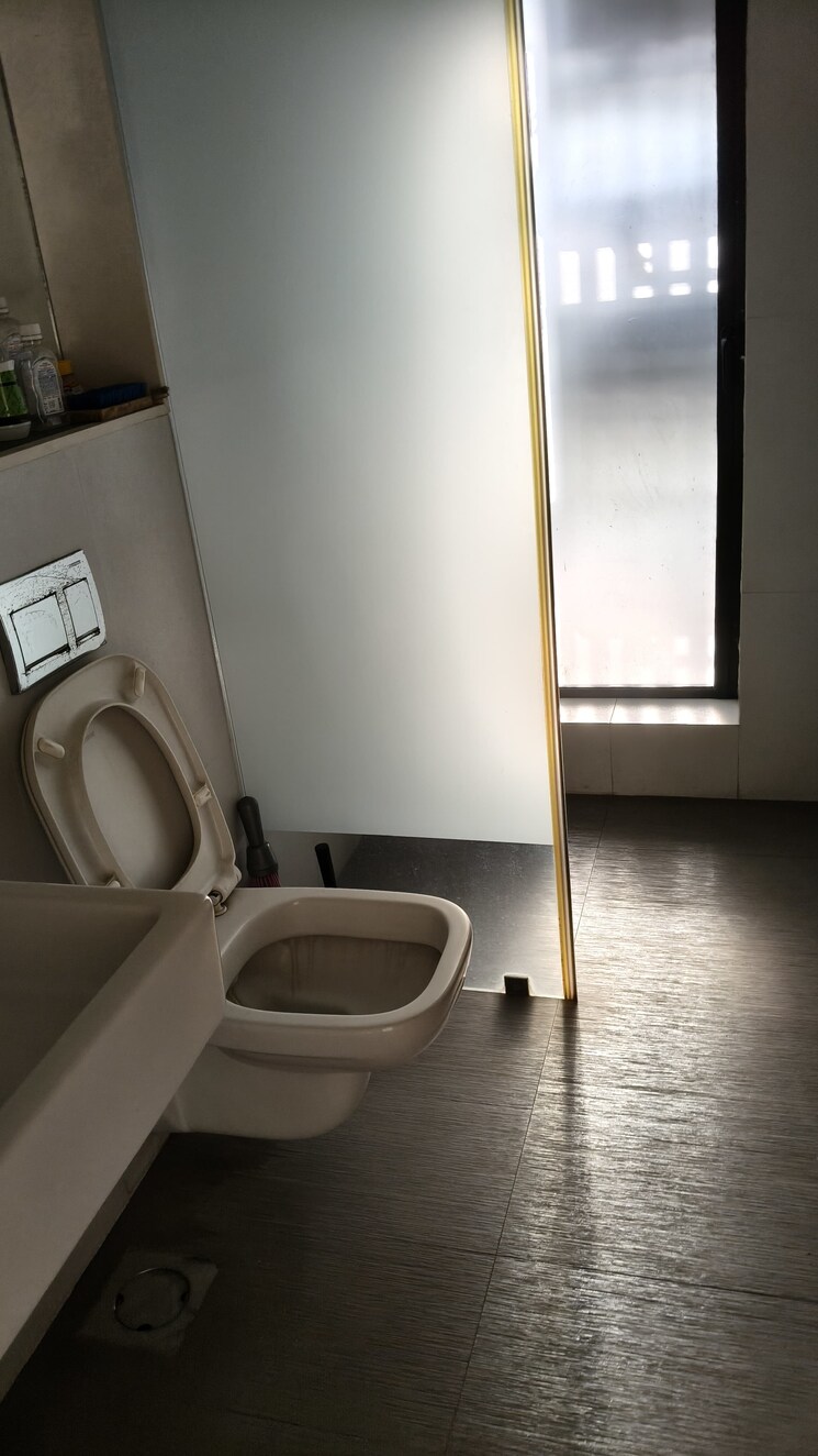 Bathroom, rustomjee-elita 3 Bedroom 2000 Sq.Ft. Apartment In Andheri West Mumbai 9201661