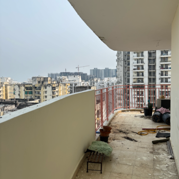 Balcony in 3.5 BHK Apartment at Mahagun Moderne, Sector 78 – for Rent