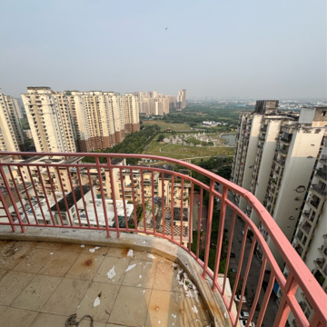 Balcony in 3.5 BHK Apartment at Mahagun Moderne, Sector 78 – for Rent