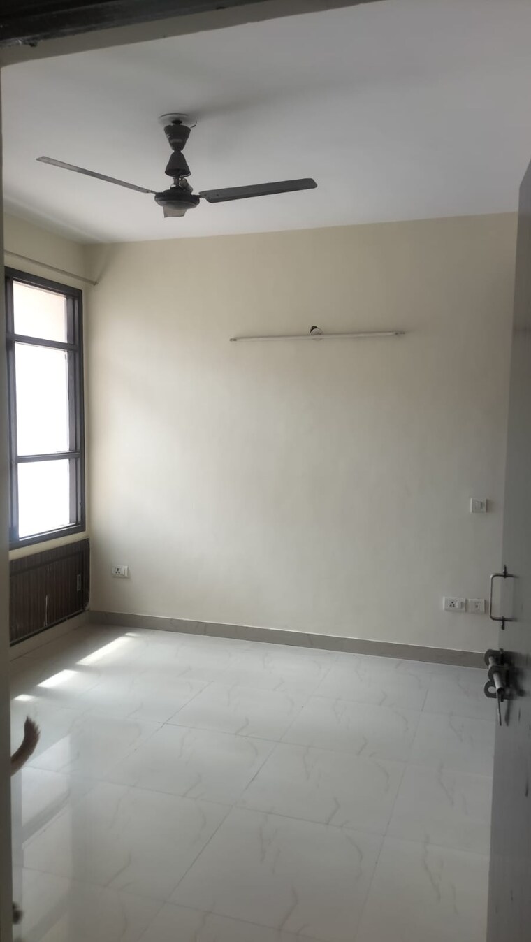 Room, srs-royal-hills 2 Bedroom 770 Sq.Ft. Apartment In Sector 87 Faridabad 9201714