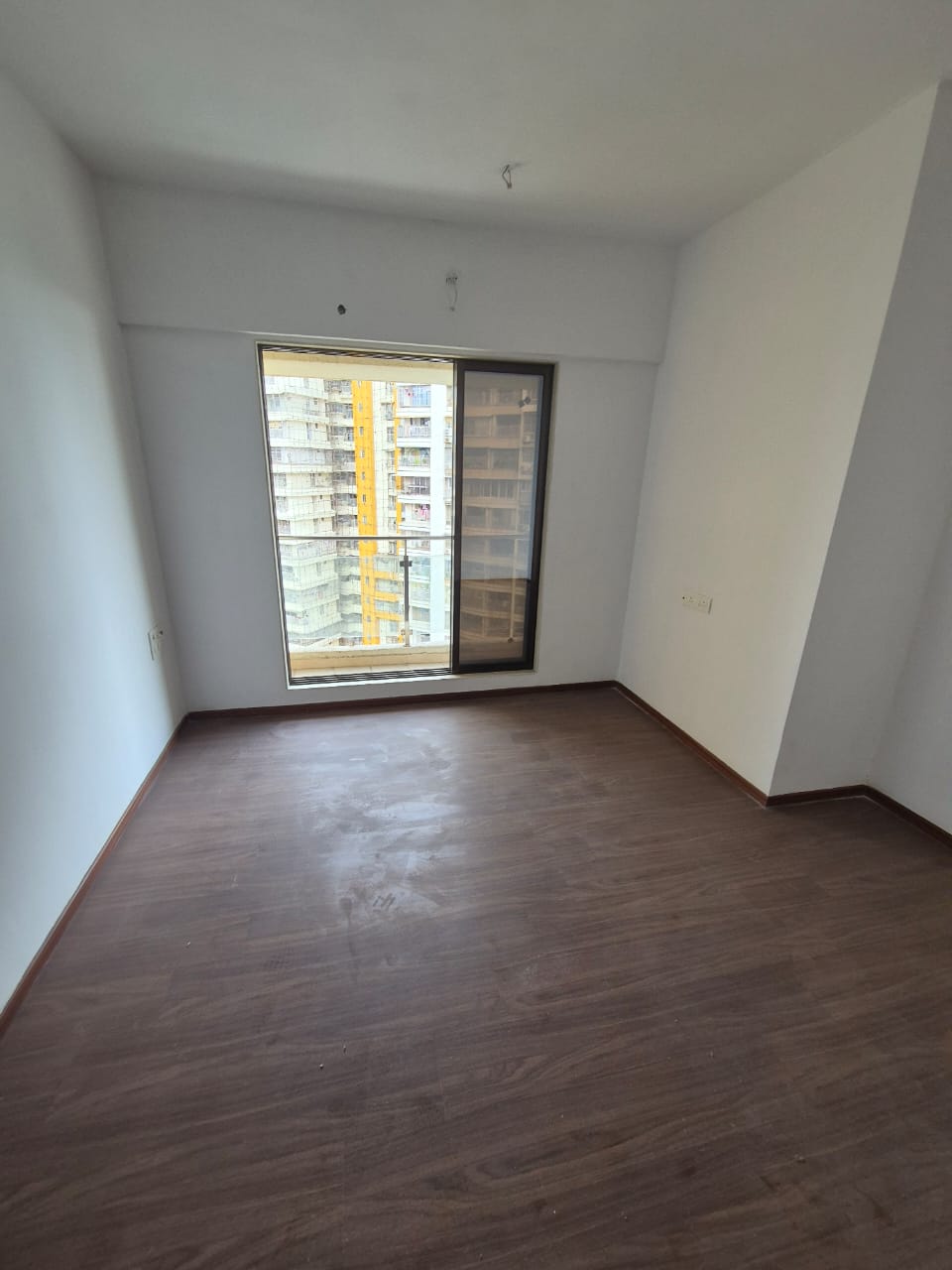 Room in 2 BHK Apartment at Cosmos Horizon Phase 2, Pokhran Road No Two – for Sale