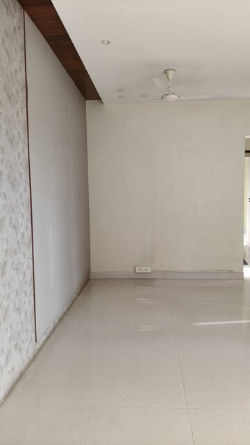 Room in 3 BHK Apartment at Rustomjee Elita, Andheri West – for Sale