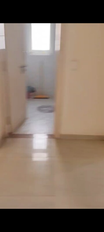 Room in 3 BHK Apartment at Omaxe New Heights, Sector 78 – for Rent