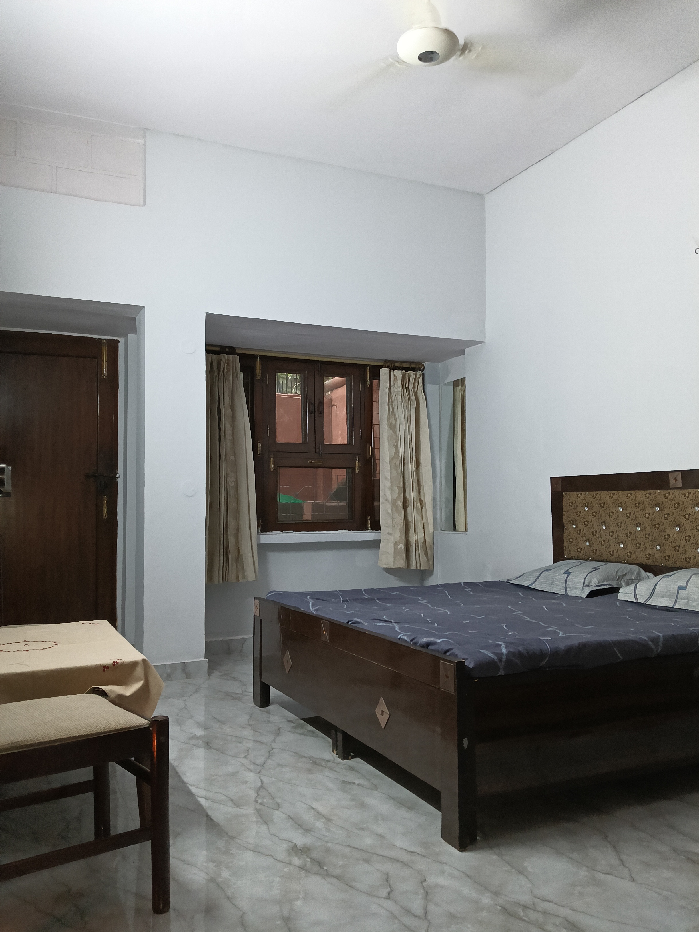 2 BHK Builder Floor For Rent in East Of Kailash