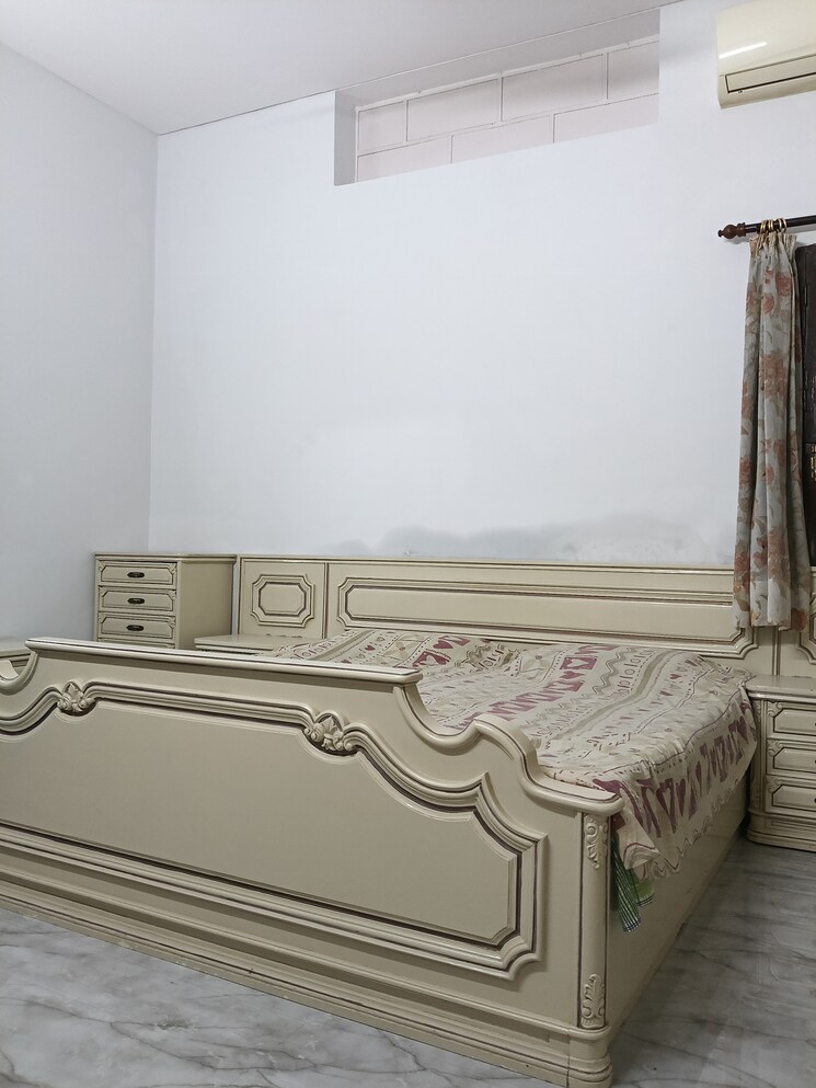 Bedroom, east of kailash 2 Bedroom 1600 Sq.Ft. Builder Floor In East Of Kailash Delhi 9201844