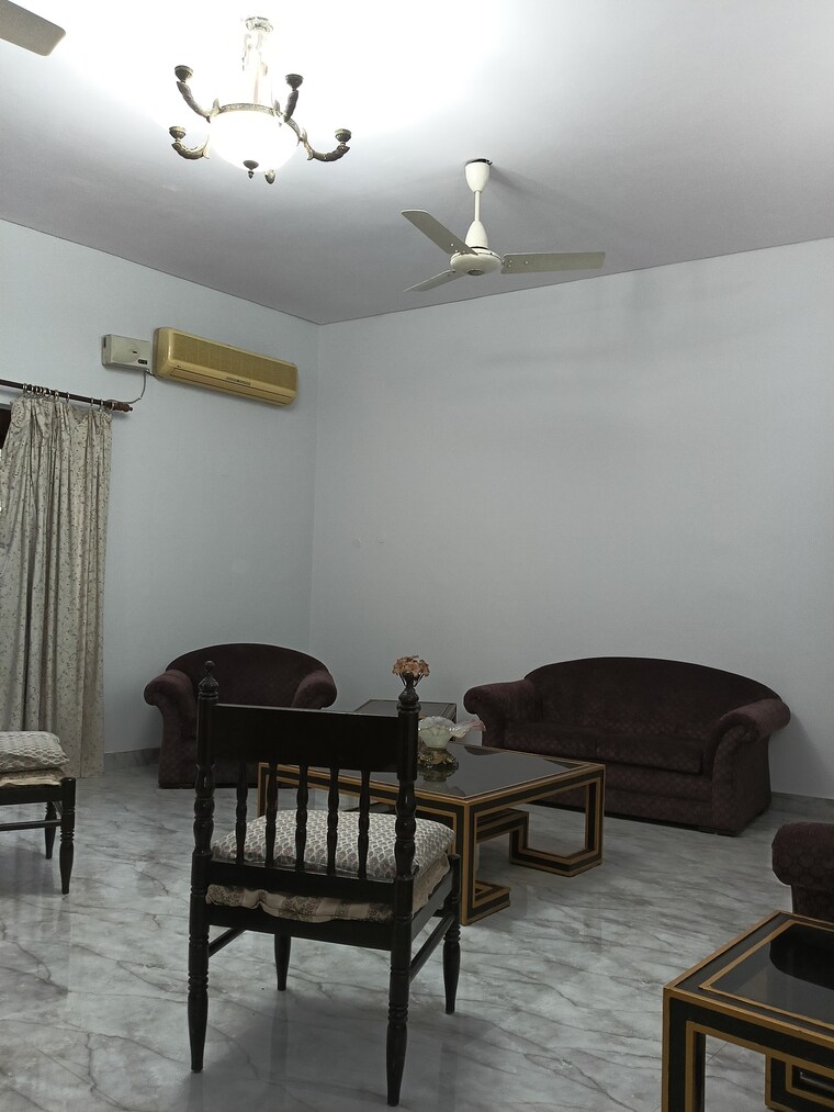 Living Room, east of kailash 2 Bedroom 1600 Sq.Ft. Builder Floor In East Of Kailash Delhi 9201844